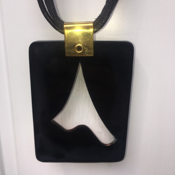 Vintage necklace-Preloved 1980’s statement necklace. Red, black & white VGUC - Picture 6 of 8